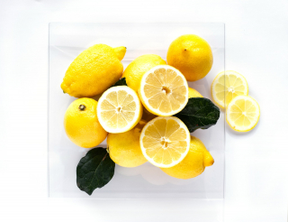 Illustration de l'article : Les bénéfices de l’alliance vertueuse citron – romarin pour votre santé
