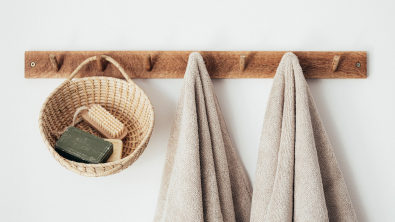 Illustration : "Voici comment garder la douceur de vos serviettes de bain et peignoirs grâce à des solutions naturelles"