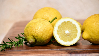 Illustration : Les bénéfices de l’alliance vertueuse citron – romarin pour votre santé