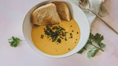 Illustration : "Une recette originale pour un velouté savoureux aux panais et aux lentilles "