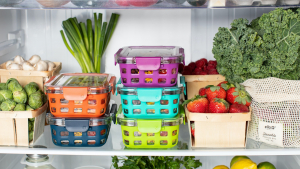 Illustration : "Ne conservez plus ces produits dans votre réfrigérateur et faites de la place"