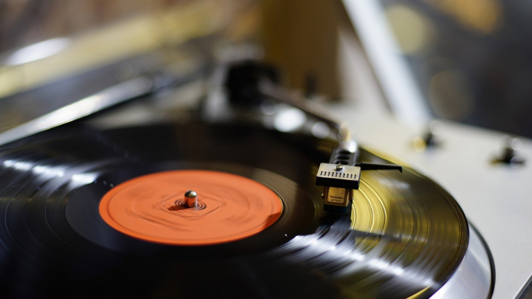 Comment maintenir vos disques vinyles en parfait état pour une écoute