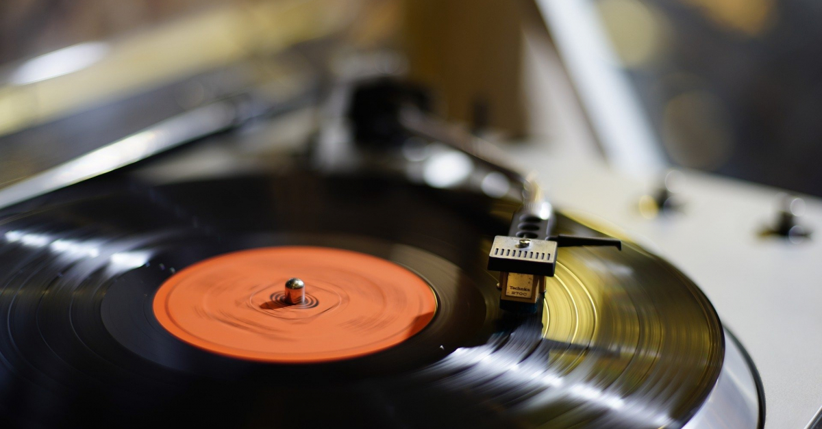 Comment maintenir vos disques vinyles en parfait état pour une écoute optimale