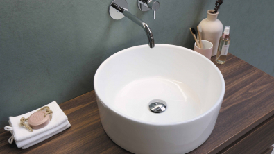 Illustration : "5 astuces naturelles pour éliminer définitivement les odeurs désagréables de votre salle de bain"