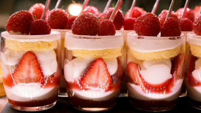 Illustration : "La mousse aux fraises sans gélatine : un dessert aérien qui annonce les beaux jours"