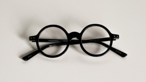 Illustration : "Prenez soin de votre monture avec ces conseils pratiques pour l'entretien des lunettes"