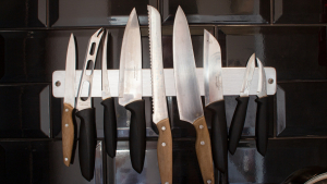 Illustration : "5 méthodes pour aiguiser et remettre à neuf vos couteaux sans aiguisoir"
