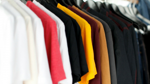 Illustration : "À quelles occasions offrir un t-shirt personnalisé ?"