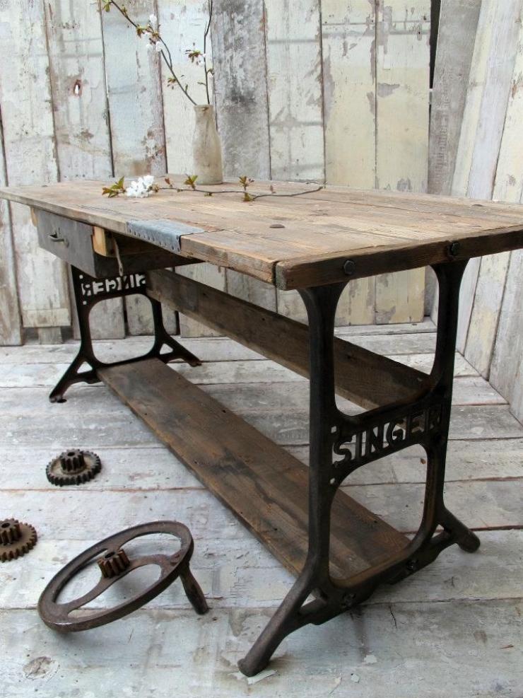 Illustration de l'article : 38 tables très originales pour transformer votre salon en une galerie d’art