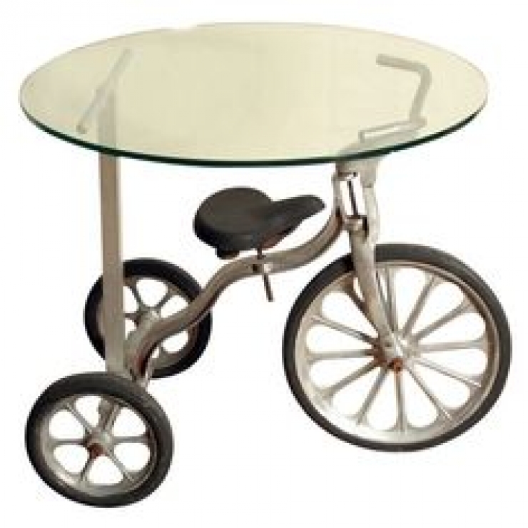Illustration de l'article : 38 tables très originales pour transformer votre salon en une galerie d’art