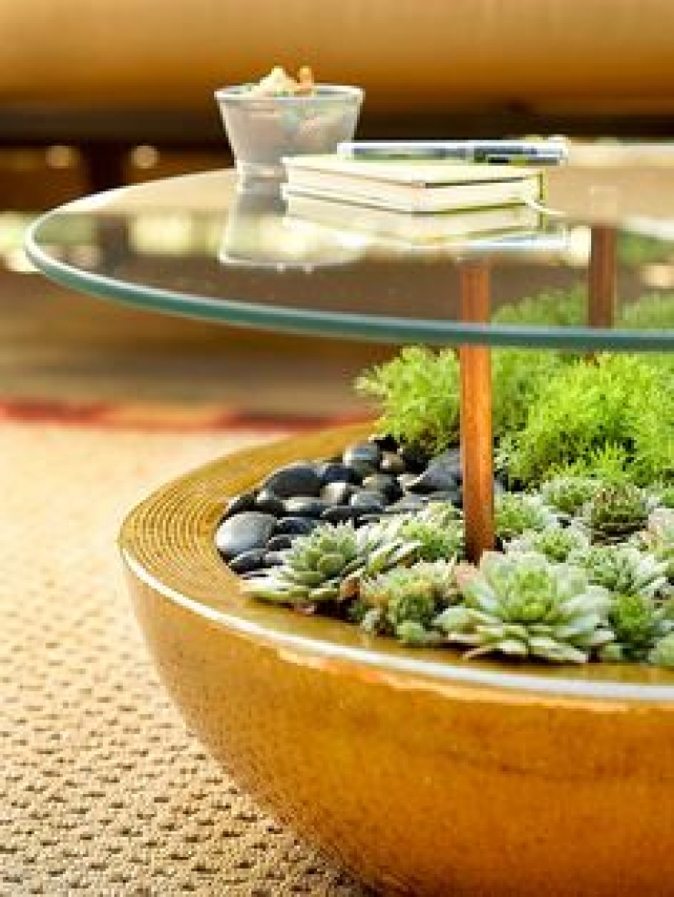 Illustration de l'article : 38 tables très originales pour transformer votre salon en une galerie d’art