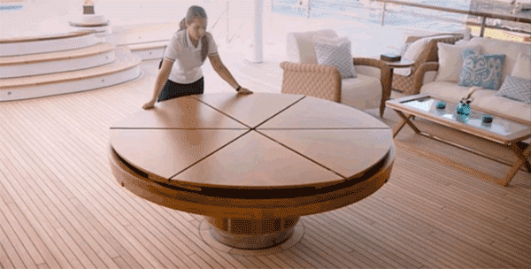 Illustration de l'article : 38 tables très originales pour transformer votre salon en une galerie d’art