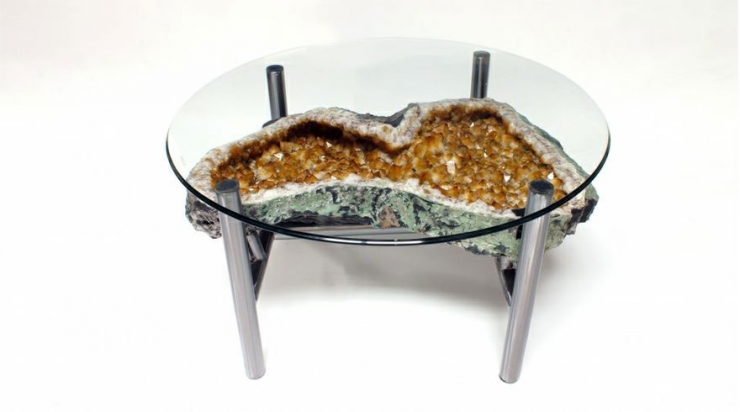 Illustration de l'article : 38 tables très originales pour transformer votre salon en une galerie d’art