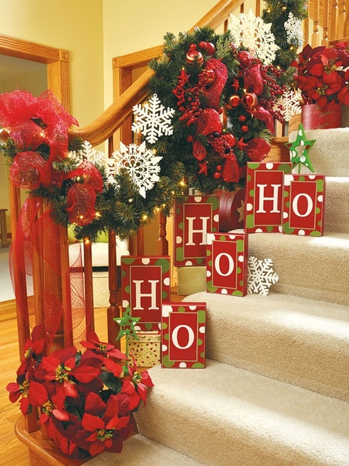 34 astuces pour décorer vos escaliers à Noël