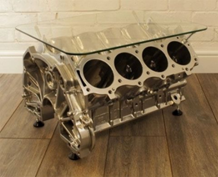 Illustration de l'article : 38 tables très originales pour transformer votre salon en une galerie d’art