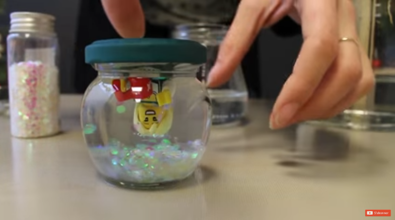 Illustration de l'article : Plusieurs tutoriels pour fabriquer votre propre boule &agrave; neige 